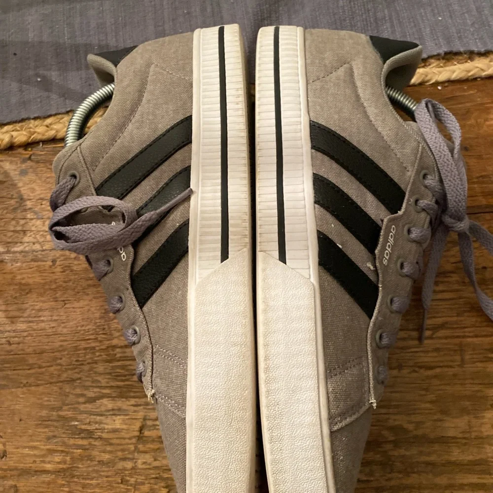 ADIDAS DAILY 3.0 SHOES. Mens Size‎ 9.5